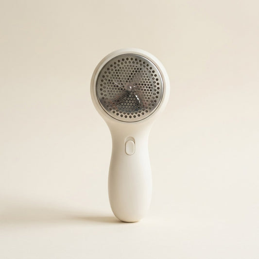 Renew Rechargeable Fabric Shaver — NOVAORA